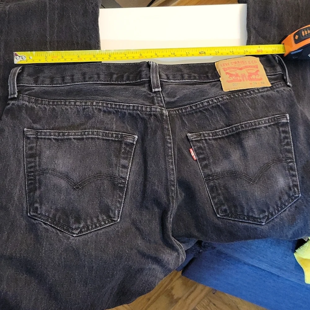 LEVI'S 501 Well Worn Broken In Button Fly Jeans 34
